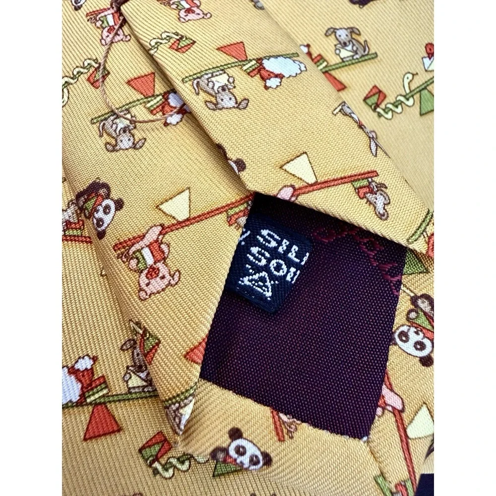 VINTAGE Salvatore Ferragamo Tie Yellow Animal‎ Print Silk Italy RARE - Picture 5 of 5